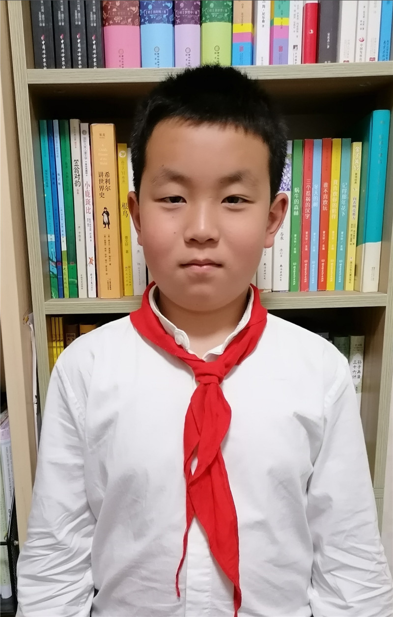 图1播音员照片(1).jpg